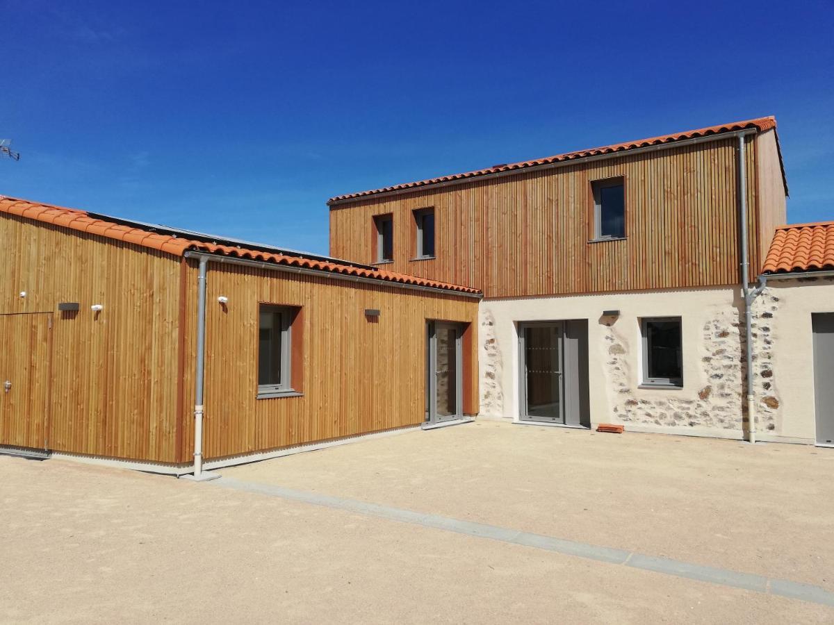 La Borderie - Maison Des Randonnees - Gite Etape - Gite De Groupe Vairé エクステリア 写真